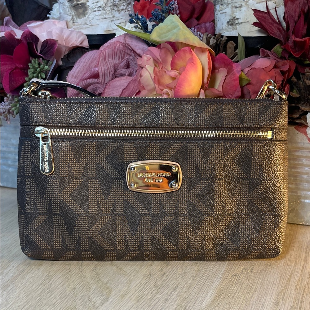 💙 Michael Kors Jet Set Wristlet